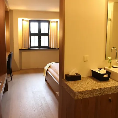 Hotelburg Falkenberg ホテル *