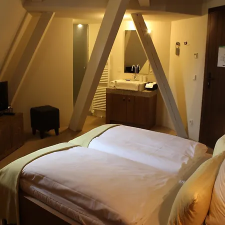 Hotelburg Falkenberg Отель *
