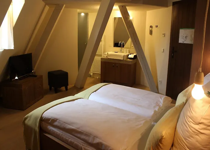 Hotelburg Falkenberg Отель *